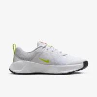 Nike MC Trainer 3 жіноча для тренування Кросівки колір білий