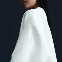 Nike 24.7 ImpossiblySoft жіноча Dri-FIT оверсайз Crew-Neck Top колір білий