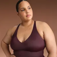 NikeSKIMS Shine женская V-Neck Tank Top цвет красный