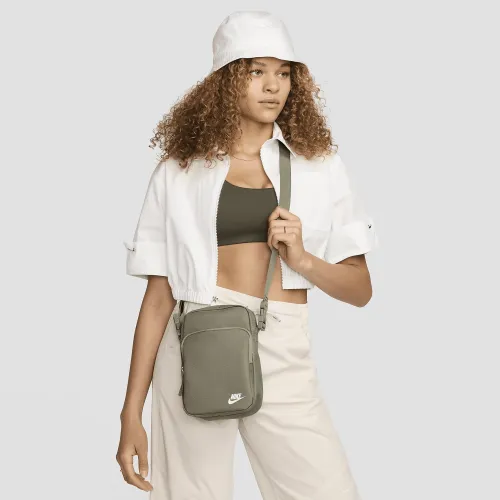 Nike Heritage Crossbody сумка (4L) цвет зеленый