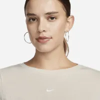 Nike Sportswear Essential женская Ribbed Long-Sleeve Mod Crop Top цвет коричневый