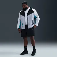 Nike Tech чоловічі Woven шорти колір чорний