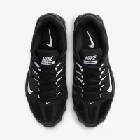 Nike Reax 8 TR жіноча для тренування Кросівки колір чорний