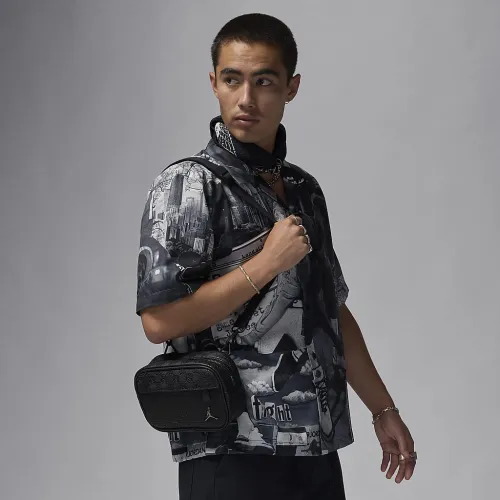 Nike Jordan Monogram Camera сумка (1.5L) колір чорний