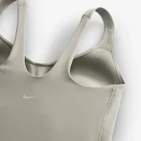 Nike Alate женская Medium-Support Padded Sports Bra Tank Top цвет зеленый