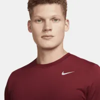 Nike Dri-FIT Legend чоловічі Fitness футболка колір червоний