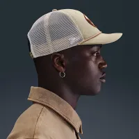 Nike Rise Structuколір червоний Outdoor Trucker Cap колір коричневий