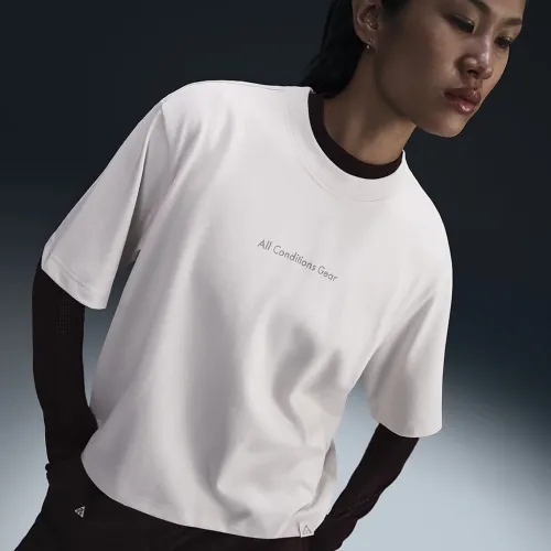 Nike ACG женская Dri-FIT Loose Short-Sleeve футболка цвет коричневый