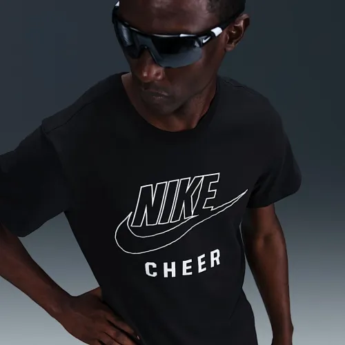 Nike Swoosh чоловічі Cheer футболка колір чорний