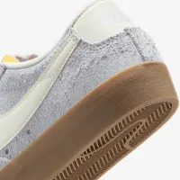 Nike Blazer Low '77 Vintage жіноча Кросівки колір сірий