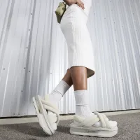 Nike Air Max Isla жіноча босоніжки колір сірий