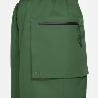 Nike Sportswear Tech Pack чоловічі Woven Utility шорти колір зелений