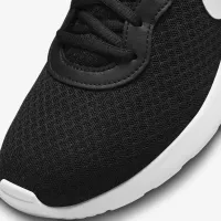 Nike Tanjun EasyOn женская Кроссовки цвет черный
