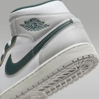Nike Air Jordan 1 Mid SE чоловічі Кросівки колір білий