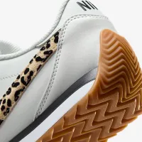 Nike Pacific Leather SE женская Кроссовки цвет белый