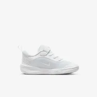 Nike Omni Multi-Court Little дитячі Кросівки колір білий