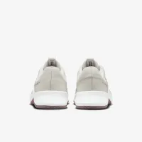 Nike MC Trainer 2 Women’s для тренування Кросівки колір сірий