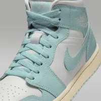 Nike Air Jordan 1 Mid жіноча Кросівки колір білий