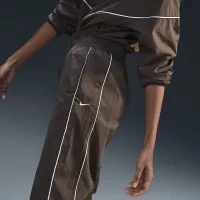 Nike Windrunner жіноча З високою талією Woven Open-Hem Pants колір коричневий