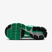 Nike Zoom Vomero 5 женская Кроссовки with Reflective Accents цвет белый