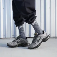Nike Air Max Plus Utility чоловічі Кросівки колір сірий