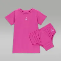 Nike Jordan Brooklyn Essentials Baby (12-24M) футболка Костюм Pink
