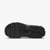 Nike Zoom Vomero 5 SE жіноча Кросівки колір чорний