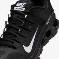 Nike Reax 8 TR жіноча для тренування Кросівки колір чорний