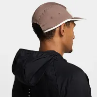Nike Dri-FIT Fly Unstructuцвет красный Swoosh Cap цвет коричневый