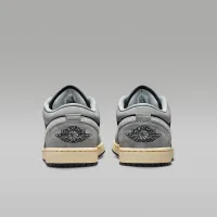Nike Air Jordan 1 Low SE чоловічі Кросівки колір сірий