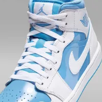 Nike Air Jordan 1 Mid SE чоловічі Кросівки колір білий