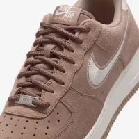 Nike Air Force 1 '07 LV8 чоловічі Кросівки колір коричневий