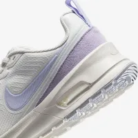 Nike Air Max Nuaxis SE женская Кроссовки цвет белый