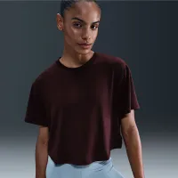 Nike One Relaxed женская Dri-FIT Cropped Short-Sleeve Top цвет красный