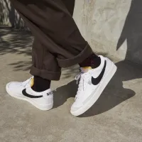 Nike Blazer Low '77 Vintage чоловічі Кросівки колір білий