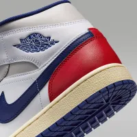 Nike Air Jordan 1 Mid чоловічі Кросівки колір білий