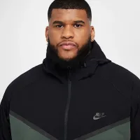 Nike Tech мужские Woven Куртка цвет зеленый