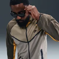 Nike Tech мужские Woven Windrunner Full-Zip Куртка цвет коричневый