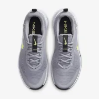 Nike MC Trainer 3 чоловічі для тренування Кросівки колір сірий