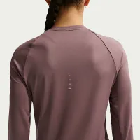 Nike Swift женская Dri-FIT UV Long-Sleeve Crew-Neck Running Top цвет фиолетовый
