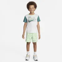 Nike Sportswear Create Your Own Adventure Little дитячі футболка and шорти комплект колір зелений