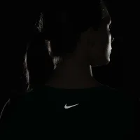 Nike One Fitted женская Dri-FIT Short-Sleeve Cropped Top цвет зеленый