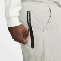 Nike Sportswear Tech Essentials чоловічі lined Commuter Pants колір сірий