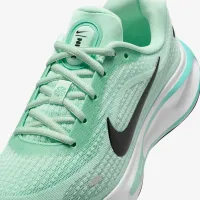 Nike Journey Run женская Road Running Кроссовки цвет зеленый