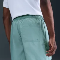 Nike Club чоловічі Woven Flow шорти колір зелений