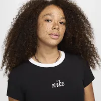 Nike Sportswear Chill Knit жіноча Slim Cropped Tee колір чорний