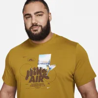 Nike Sportswear чоловічі футболка колір коричневий