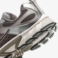 Nike V5 RNR Little дитячі Кросівки колір сірий