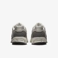 Nike Zoom Vomero 5 женская Кроссовки цвет серый