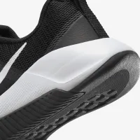 Nike MC Trainer 3 жіноча для тренування Кросівки колір чорний